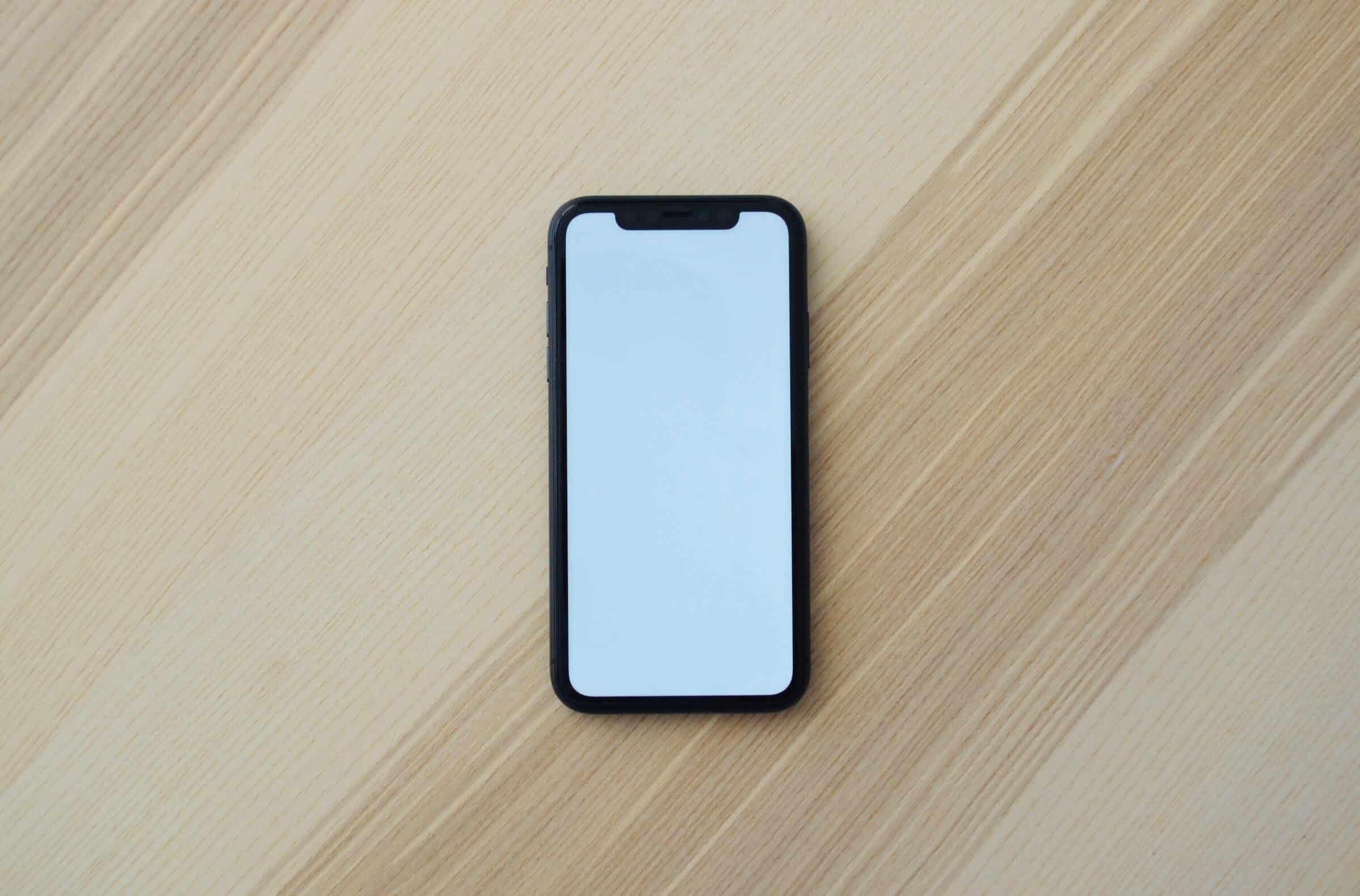 iPhone mit bisheriger Notch